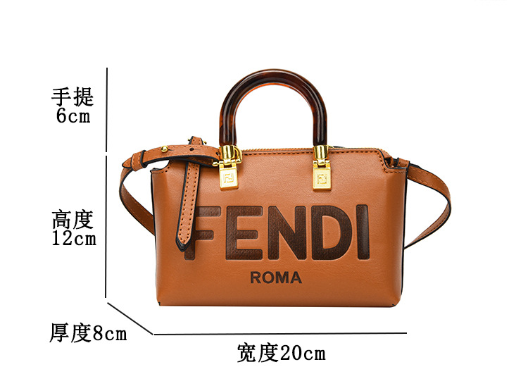 کیف دوشی زنانه FENDI کد 60955