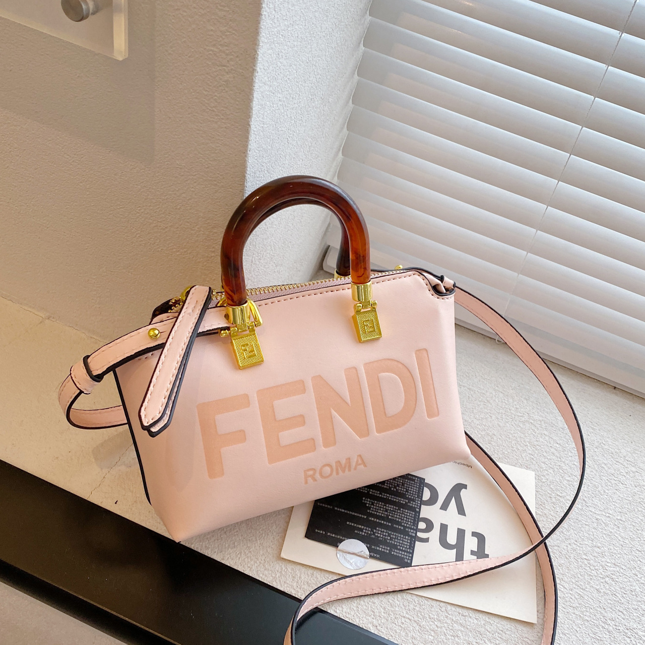 کیف دوشی زنانه FENDI کد 60955